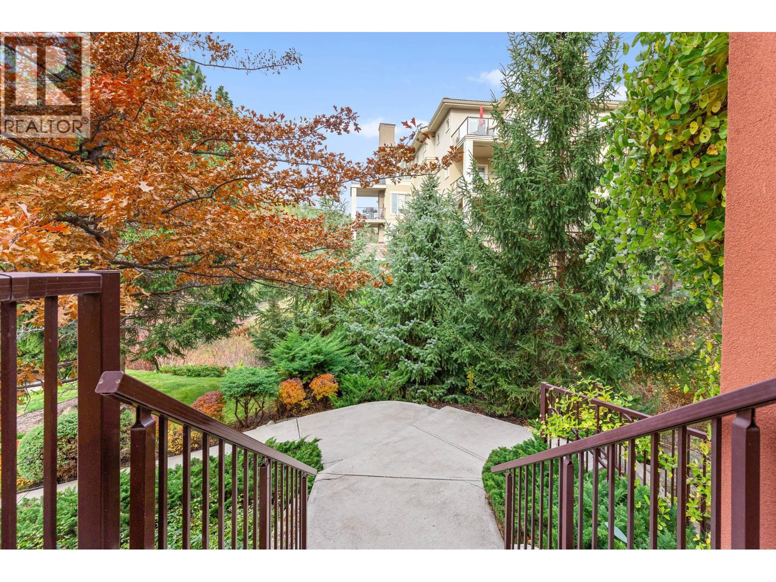 1795 Country Club Drive Unit# 201, Kelowna, BC - Outdoor
