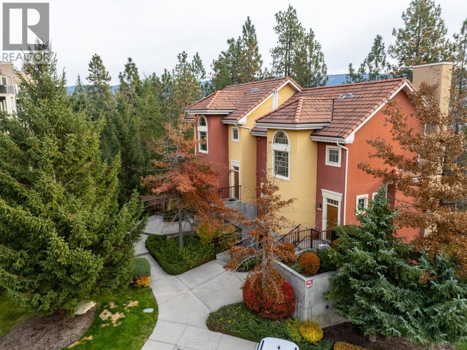 1795 Country Club Drive Unit# 201, Kelowna, BC - Outdoor