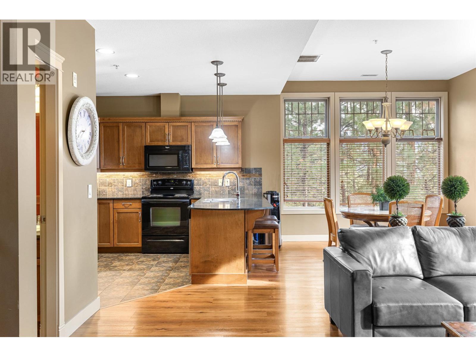 1795 Country Club Drive Unit# 201, Kelowna, BC - Indoor Photo Showing Other Room