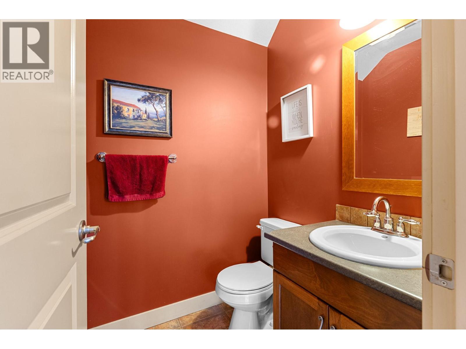Main floor Powder Room - 1795 Country Club Drive Unit# 201, Kelowna, BC - Indoor Photo Showing Bathroom