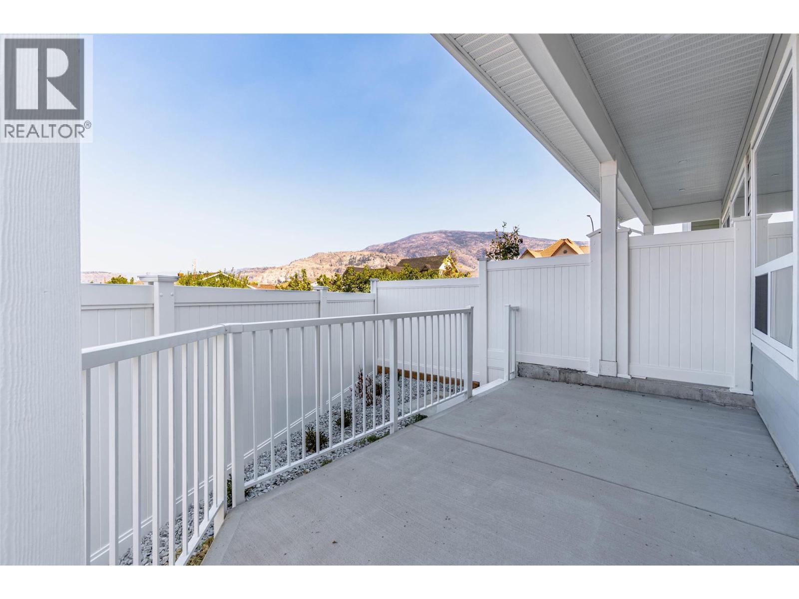 384 Chardonnay Avenue, Oliver, BC - Outdoor With Exterior