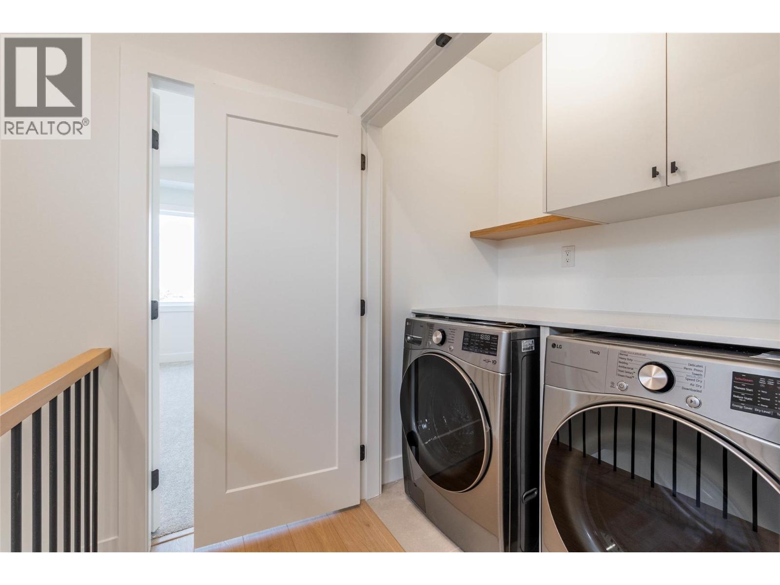 384 Chardonnay Avenue, Oliver, BC - Indoor Photo Showing Laundry Room