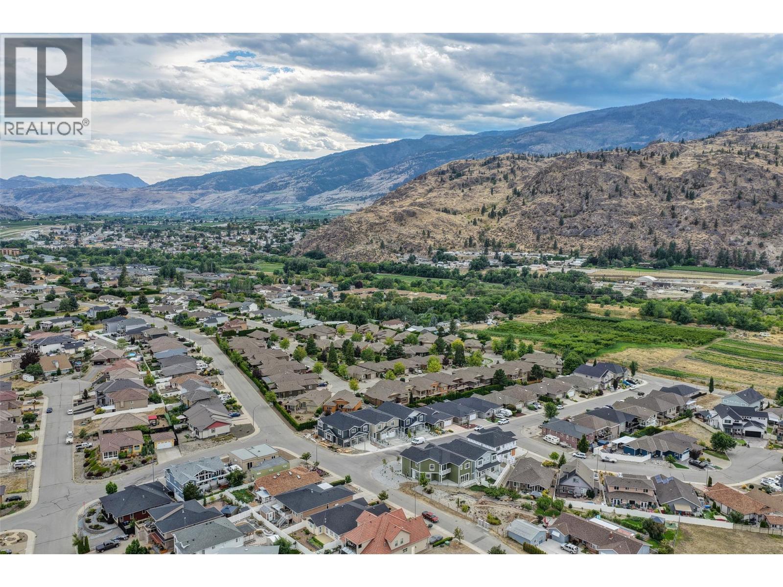 384 Chardonnay Avenue, Oliver, BC - Outdoor With View