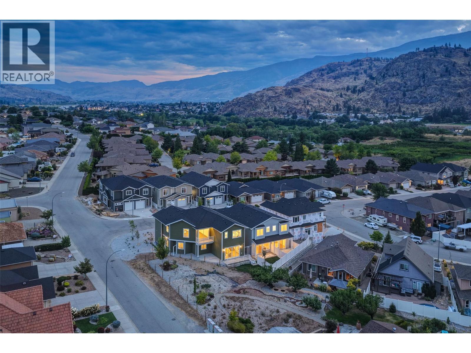 384 Chardonnay Avenue, Oliver, BC - Outdoor With View