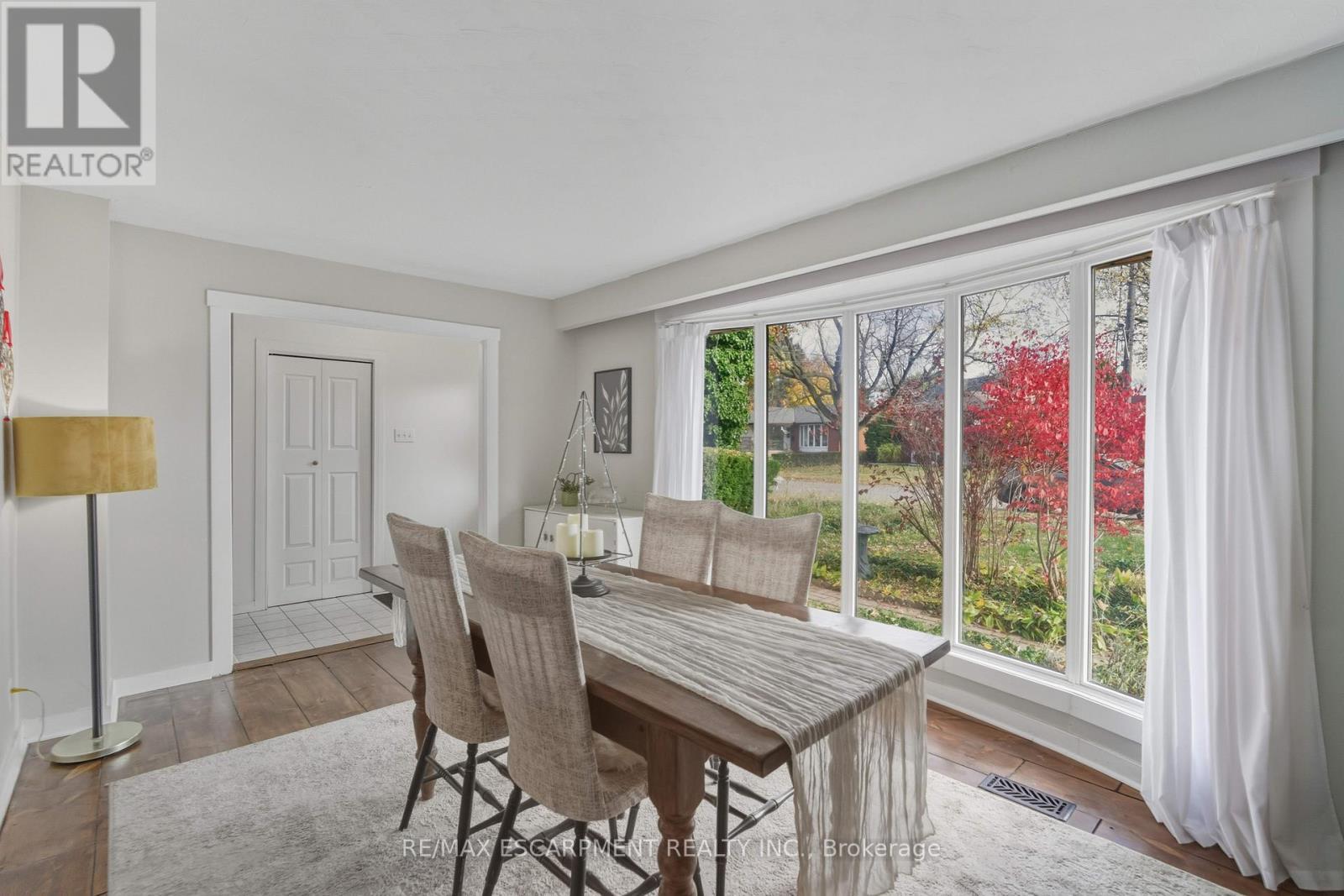 5373 Spruce Avenue, Burlington, ON - Indoor Photo Showing Dining Room