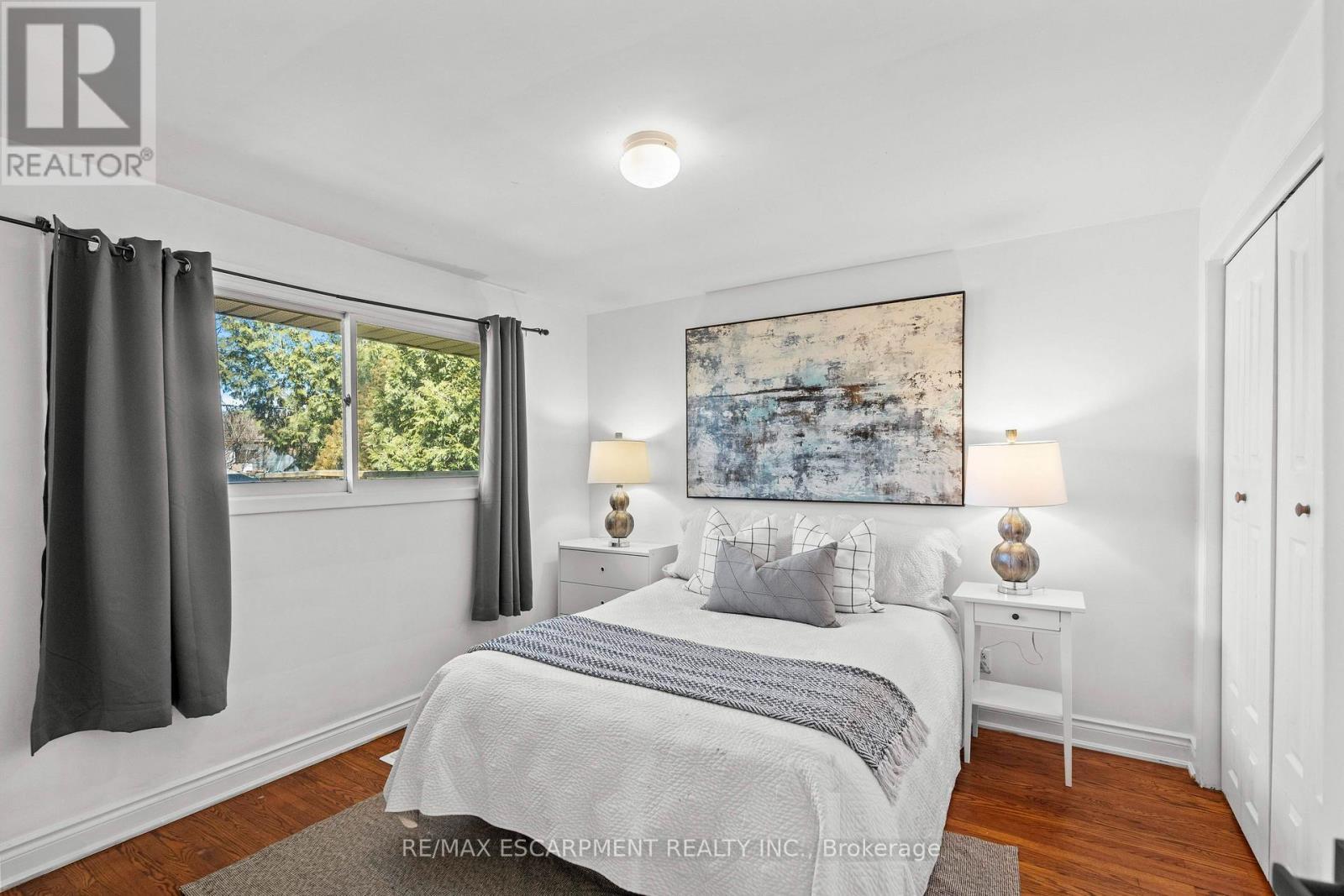 5373 Spruce Avenue, Burlington, ON - Indoor Photo Showing Bedroom