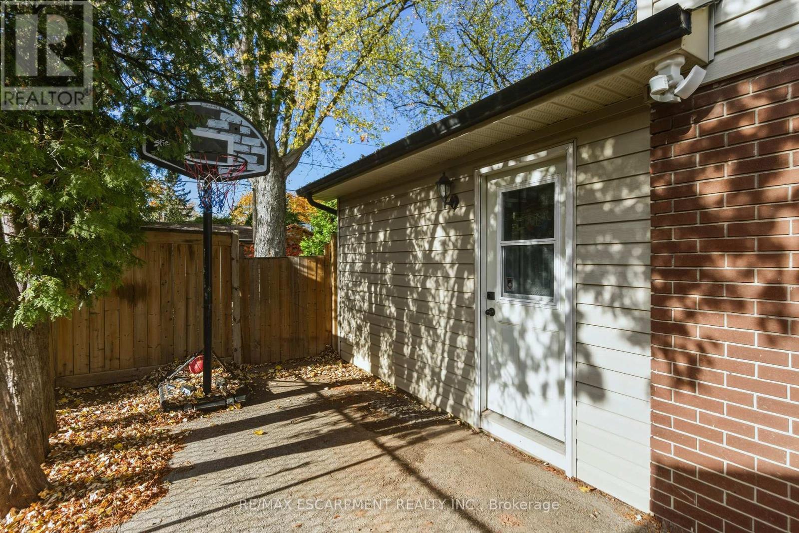 5373 Spruce Avenue, Burlington, ON - Outdoor With Exterior