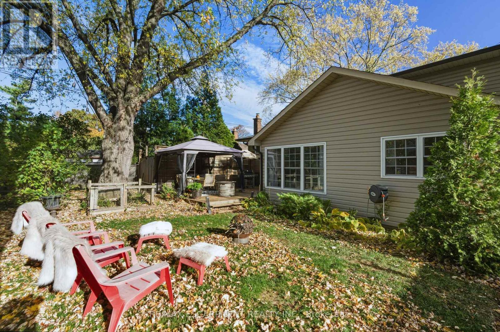 5373 Spruce Avenue, Burlington, ON - Outdoor