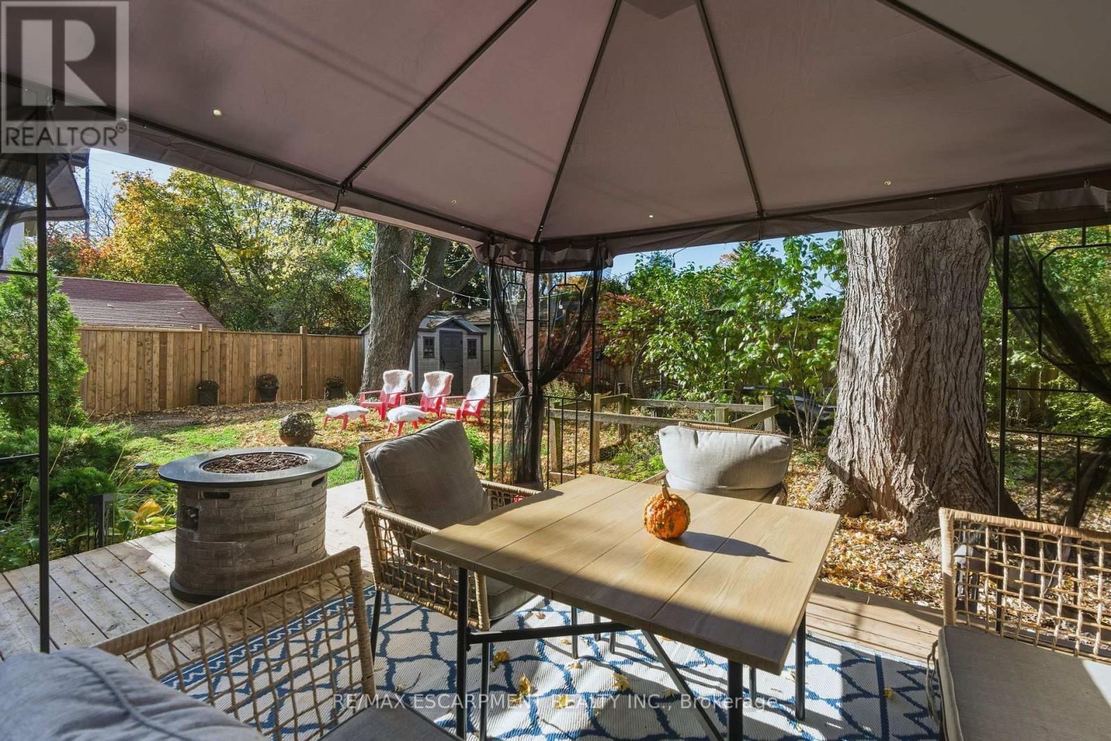 5373 Spruce Avenue, Burlington, ON - Outdoor