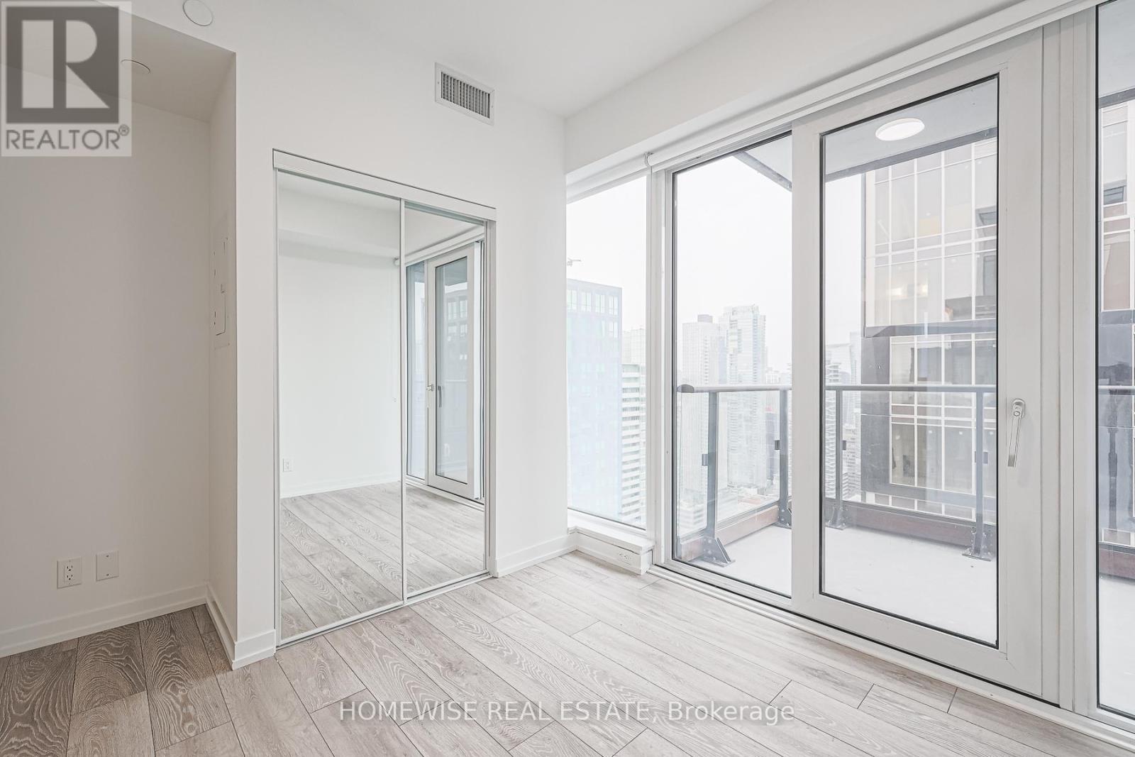 Lph09 - 55 Mercer Street, Toronto, ON - Indoor Photo Showing Other Room