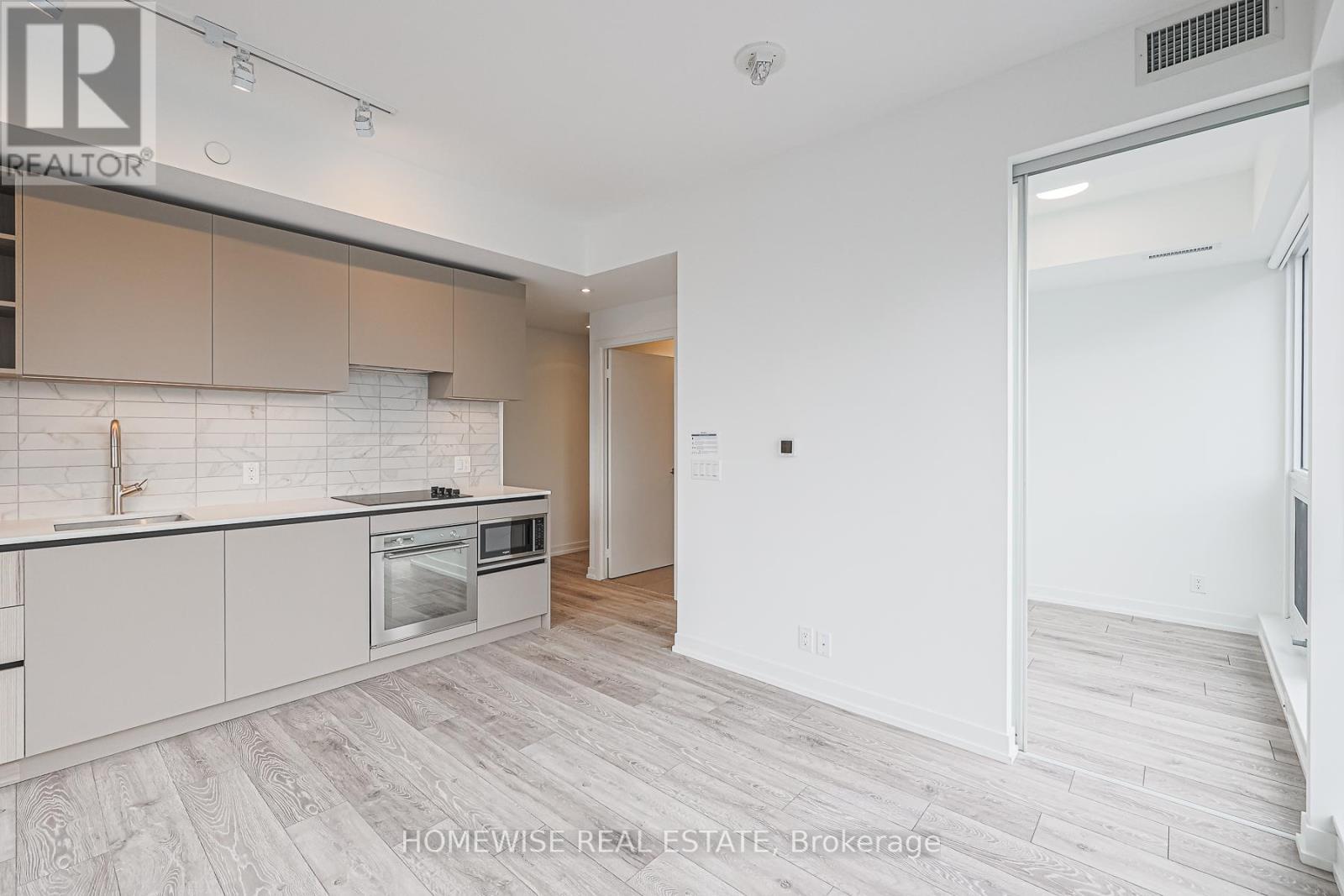 Lph09 - 55 Mercer Street, Toronto, ON - Indoor Photo Showing Kitchen