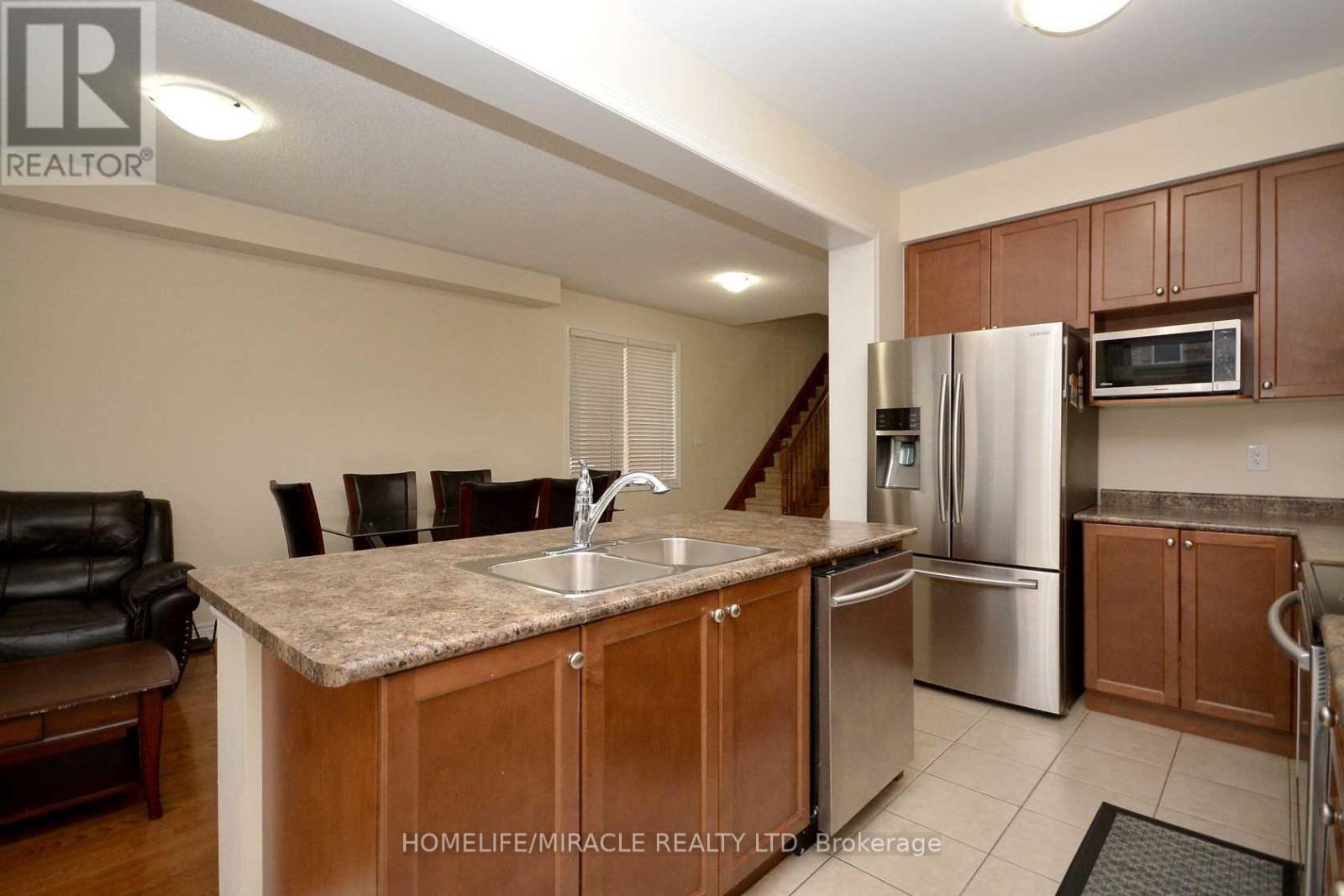 25 Antibes Drive, Brampton, ON - Indoor Photo Showing Kitchen With Stainless Steel Kitchen With Double Sink