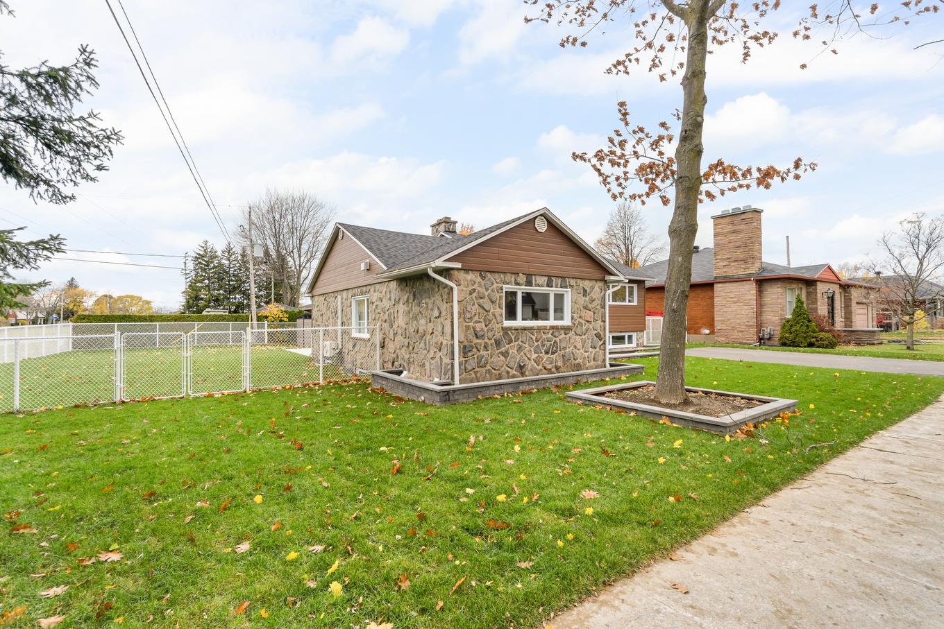 Cour - 2825 Boul. Du Carmel, Trois-Rivières, QC - Outdoor