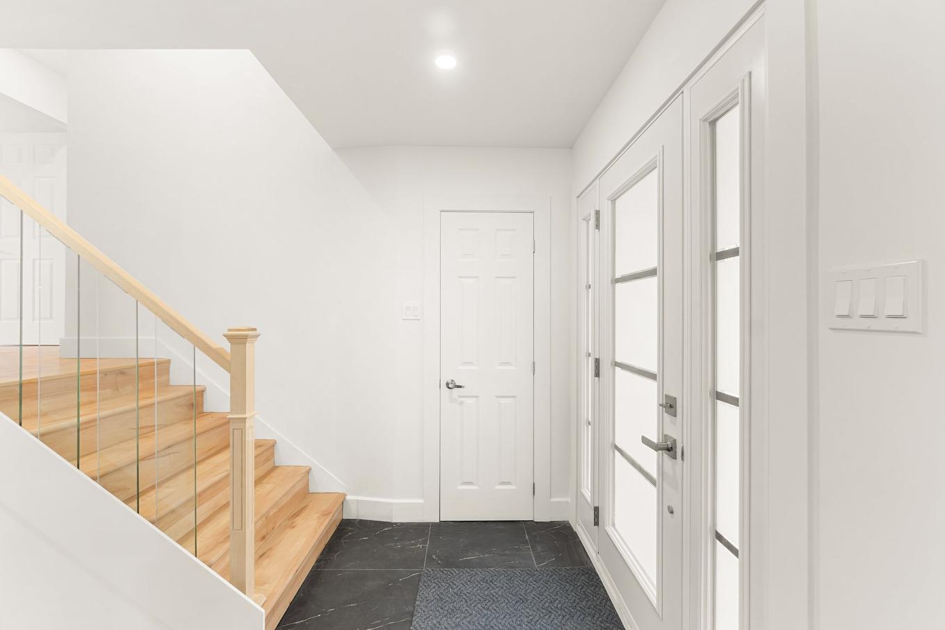 Hall d'entrée/Vestibule - 2825 Boul. Du Carmel, Trois-Rivières, QC - Indoor Photo Showing Other Room