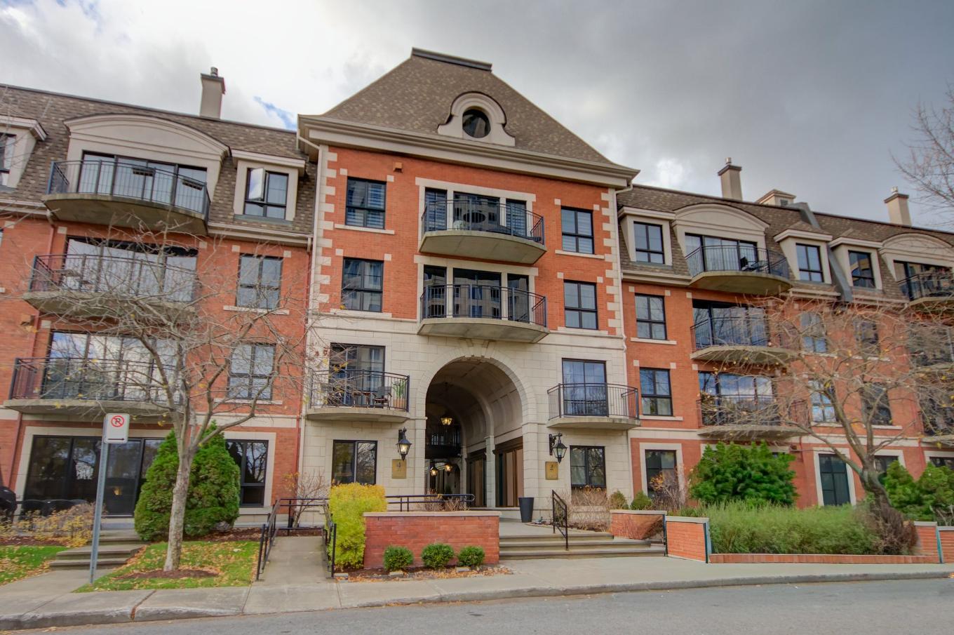 Façade - 304-2 Place Des Jardins-Des-Vosges, Montréal (Verdun/Île-Des-Soeurs), QC - Outdoor With Facade