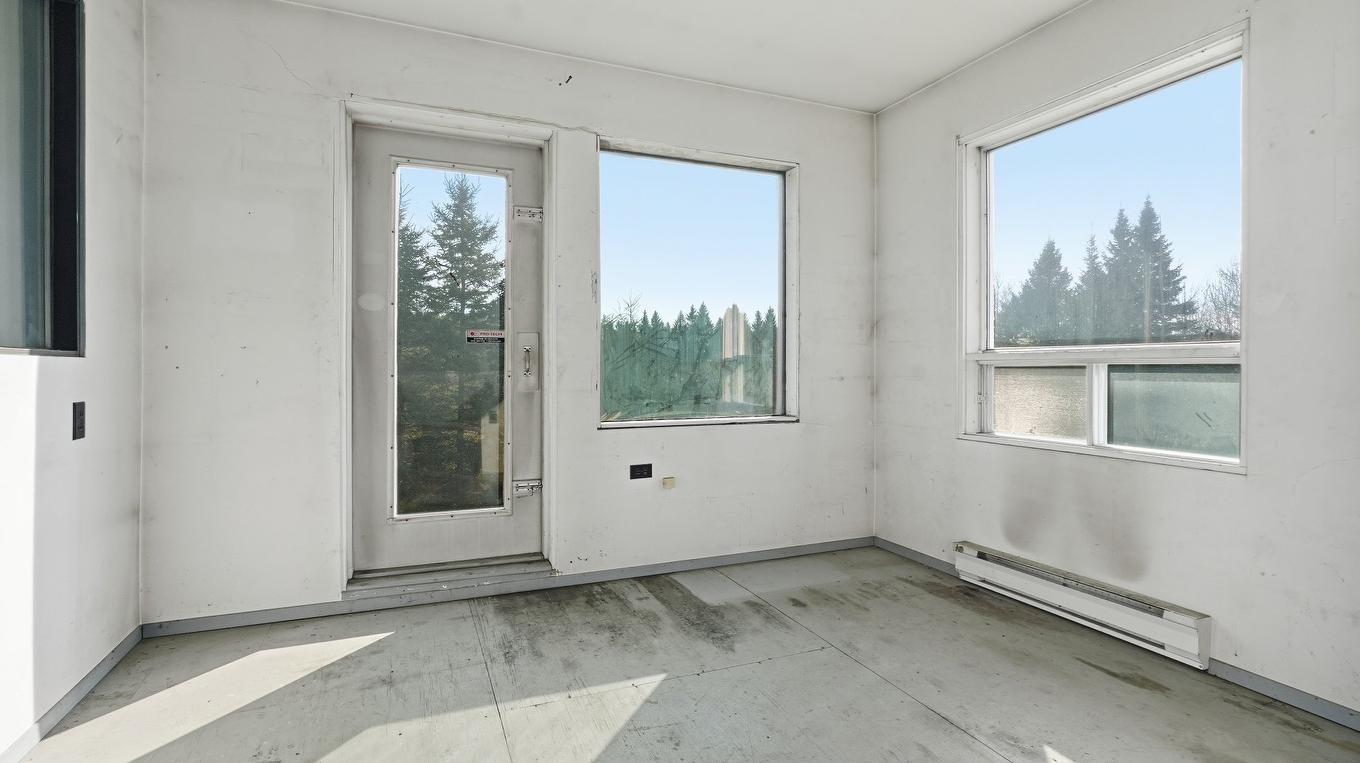 Interior - 454 Route Du Président-Kennedy, Saint-Côme/Linière, QC - Photo Showing Other Room