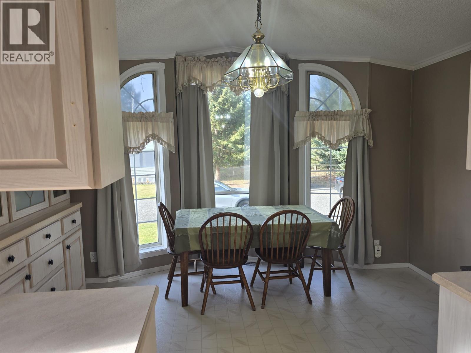 17 2650 Richardson Road, Quesnel, BC - Indoor Photo Showing Dining Room