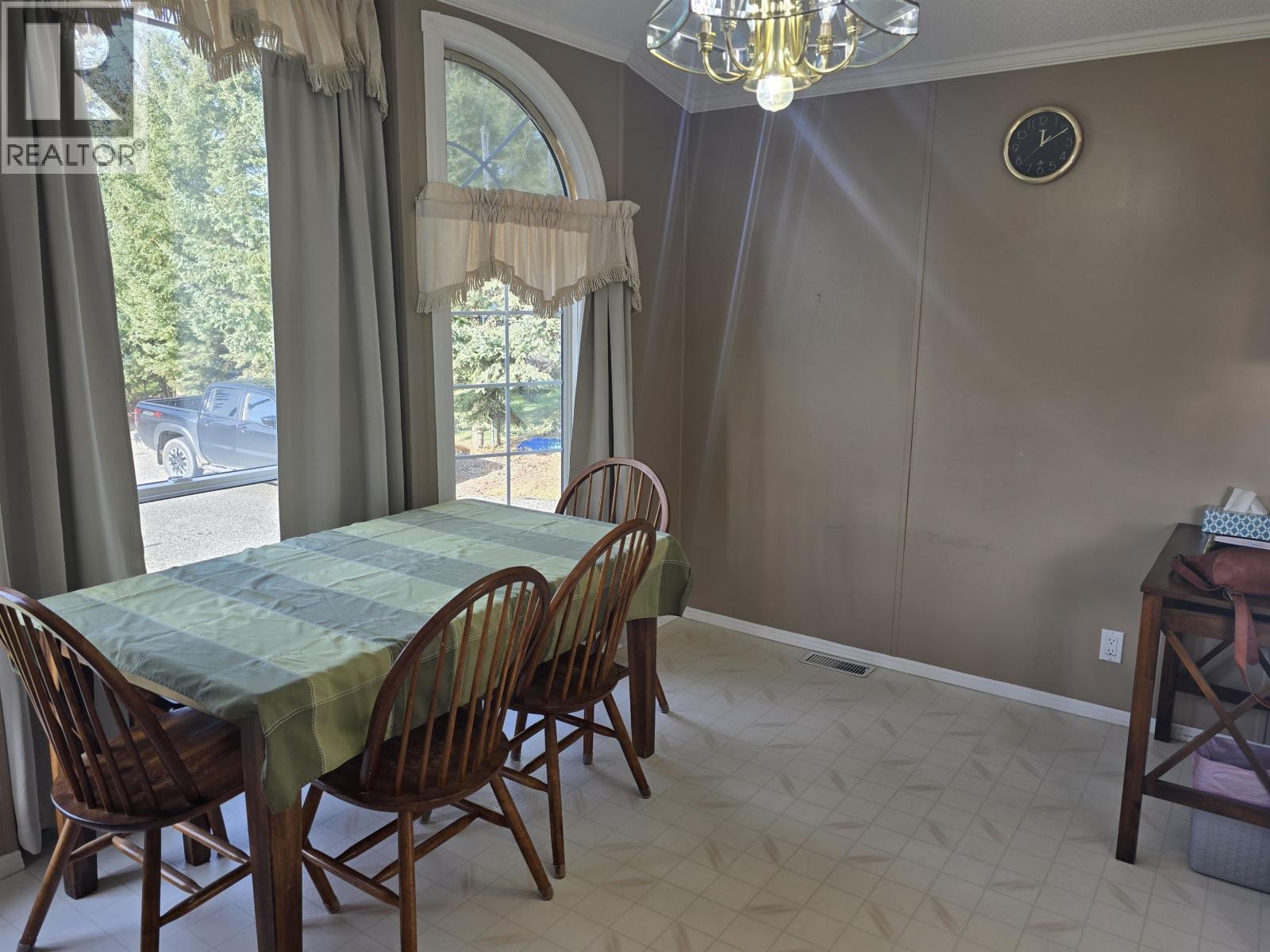 17 2650 Richardson Road, Quesnel, BC - Indoor Photo Showing Dining Room