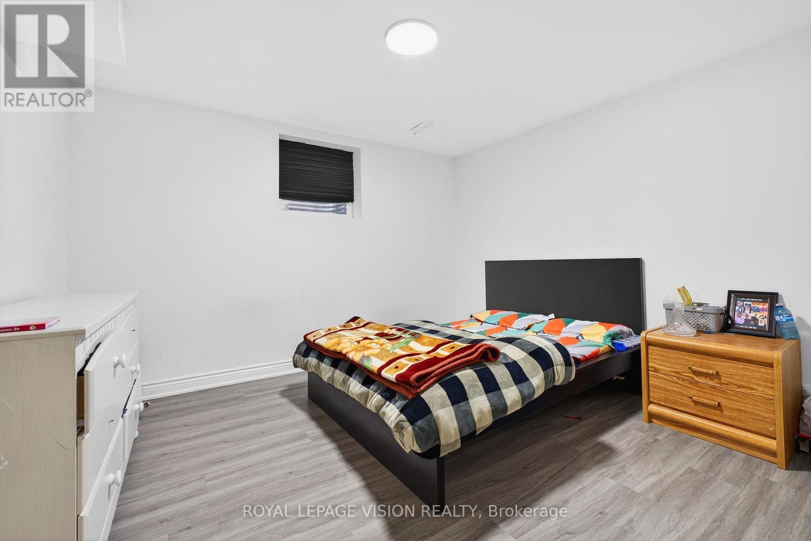 7 Montgomery Square, Brampton, ON - Indoor Photo Showing Bedroom