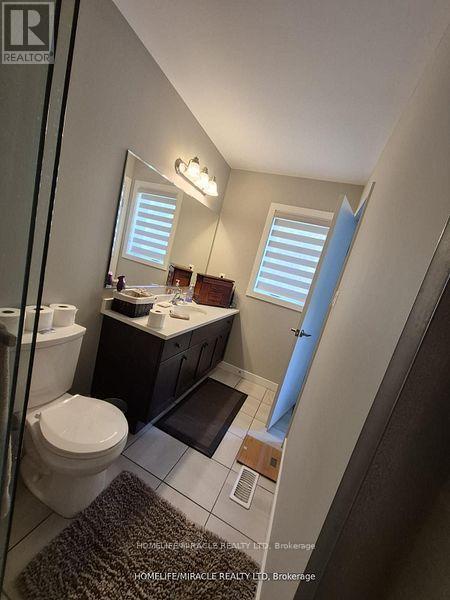 886 Robert Ferrie Drive, Kitchener, ON - Indoor Photo Showing Bathroom