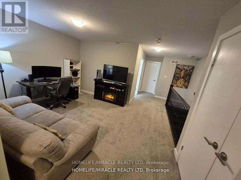 886 Robert Ferrie Drive, Kitchener, ON - Indoor