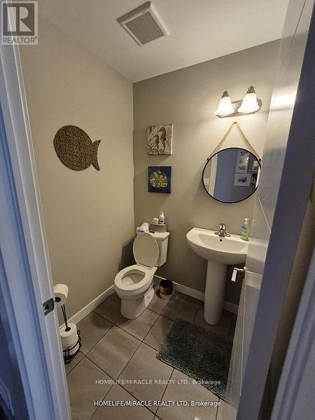 886 Robert Ferrie Drive, Kitchener, ON - Indoor Photo Showing Bathroom