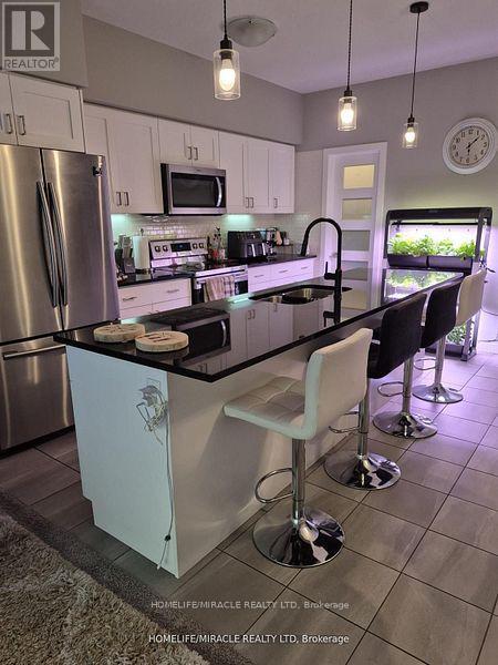 886 Robert Ferrie Drive, Kitchener, ON - Indoor Photo Showing Kitchen With Stainless Steel Kitchen