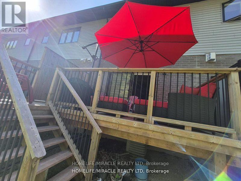 886 Robert Ferrie Drive, Kitchener, ON - Outdoor With Exterior