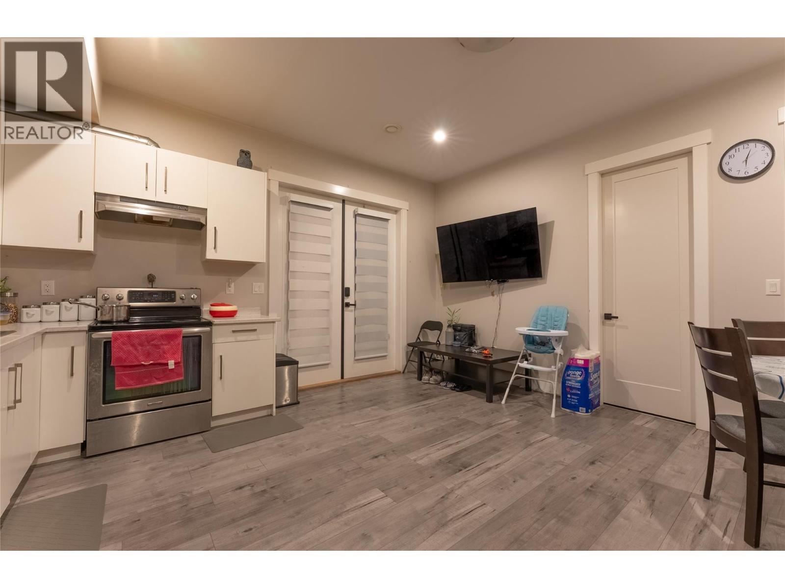Basement Suite 1 - 1410 Mine Hill Lane, Kelowna, BC - Indoor Photo Showing Kitchen