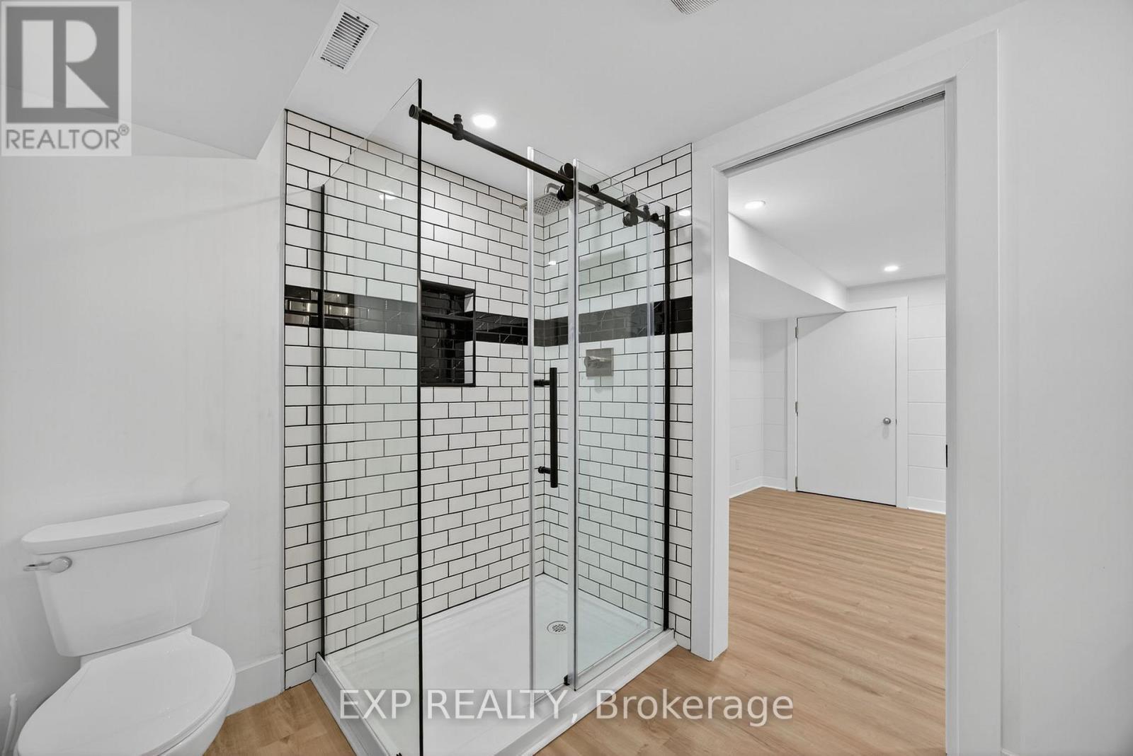 154 Park Road, Tiny, ON - Indoor Photo Showing Bathroom