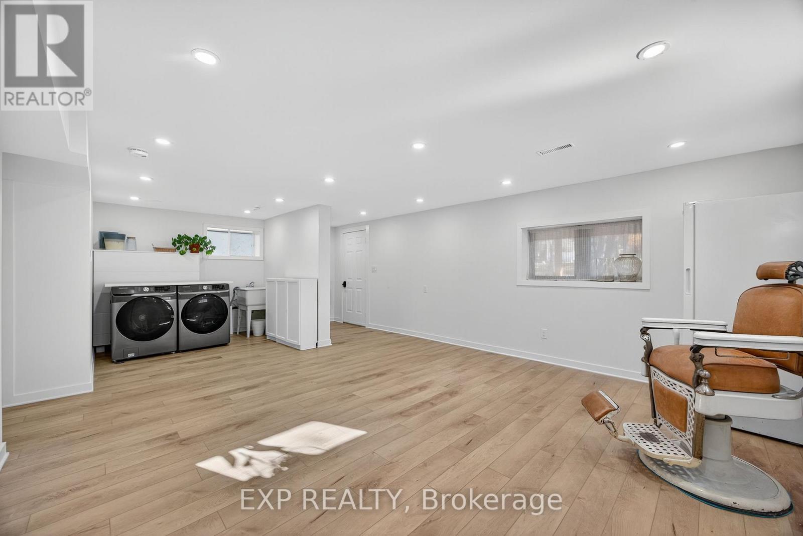 154 Park Road, Tiny, ON - Indoor