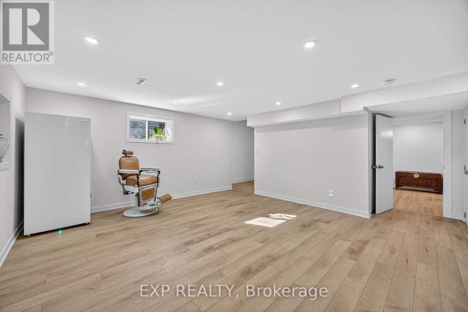 154 Park Road, Tiny, ON - Indoor