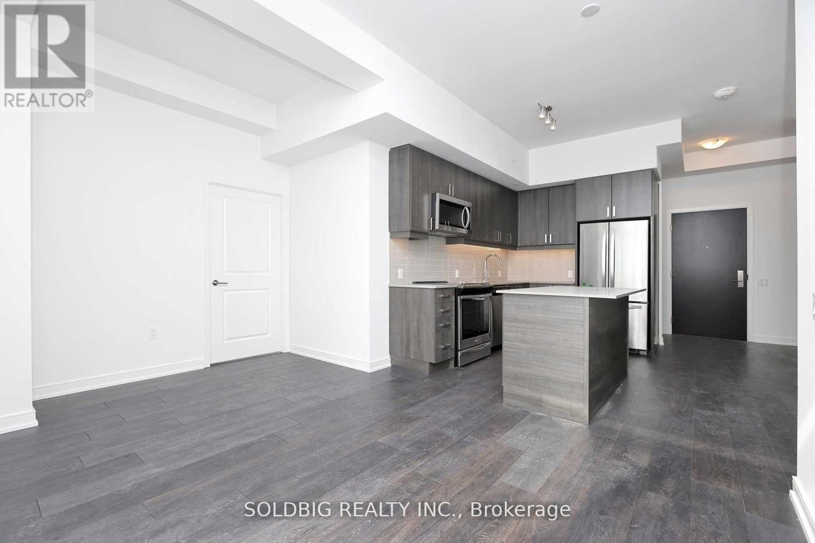 Ph09 - 8 Nahani Way, Mississauga, ON - Indoor Photo Showing Kitchen