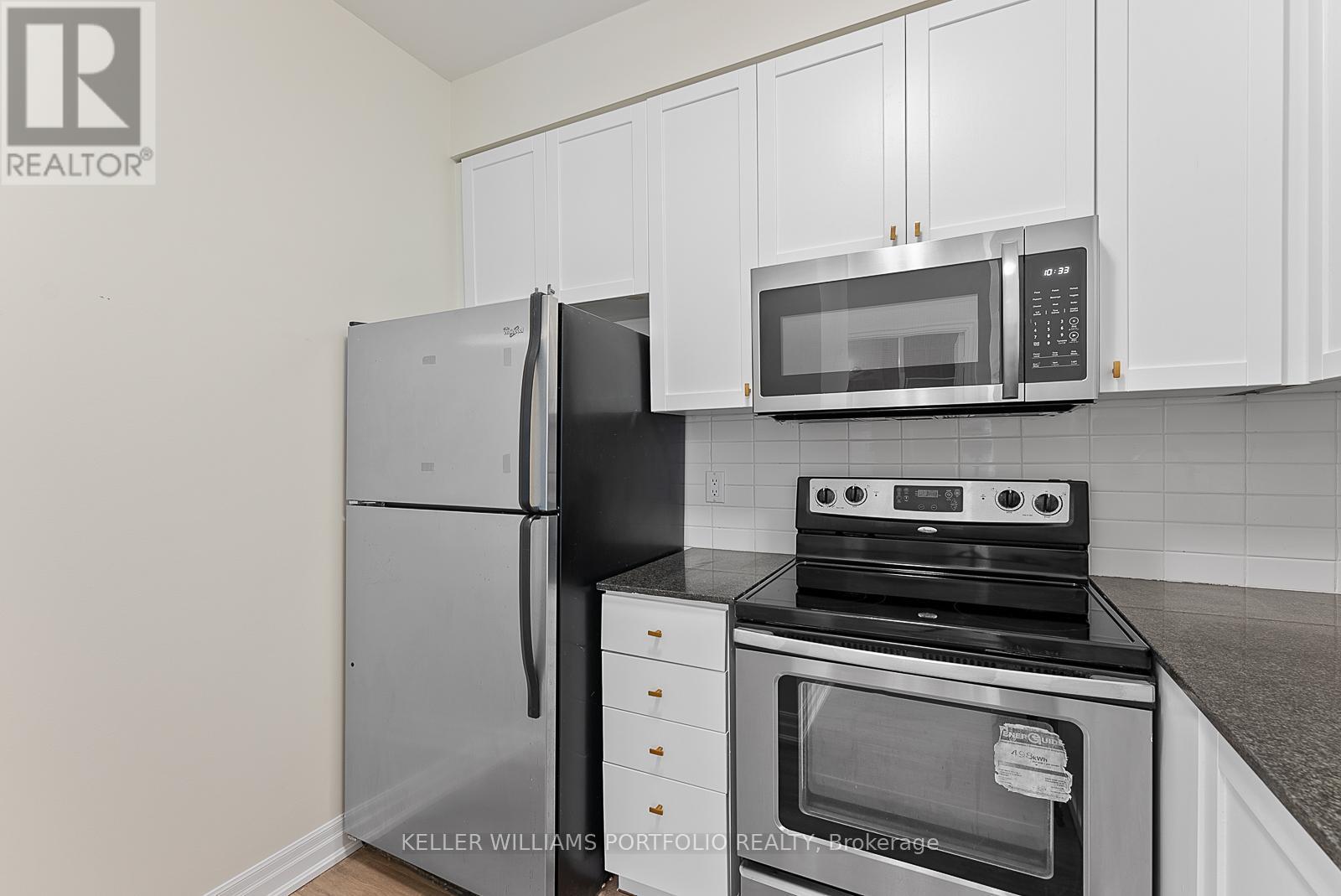 2308 - 2121 Lake Shore Boulevard W, Toronto, ON - Indoor Photo Showing Kitchen