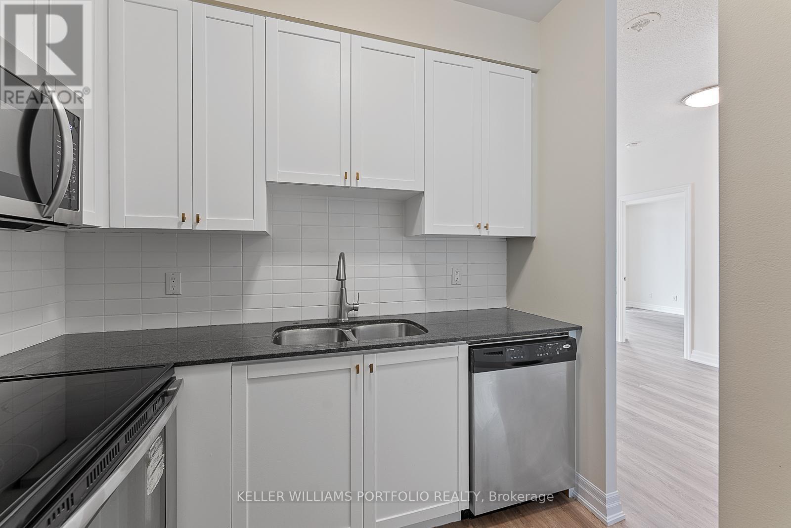 2308 - 2121 Lake Shore Boulevard W, Toronto, ON - Indoor Photo Showing Kitchen With Double Sink