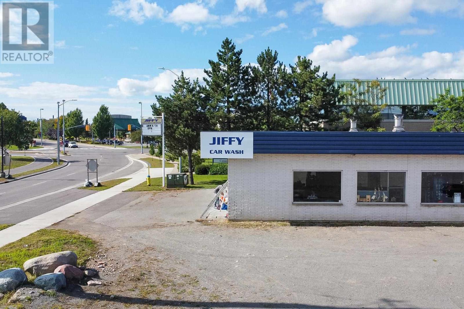 32 Bay St, Sault Ste. Marie, ON