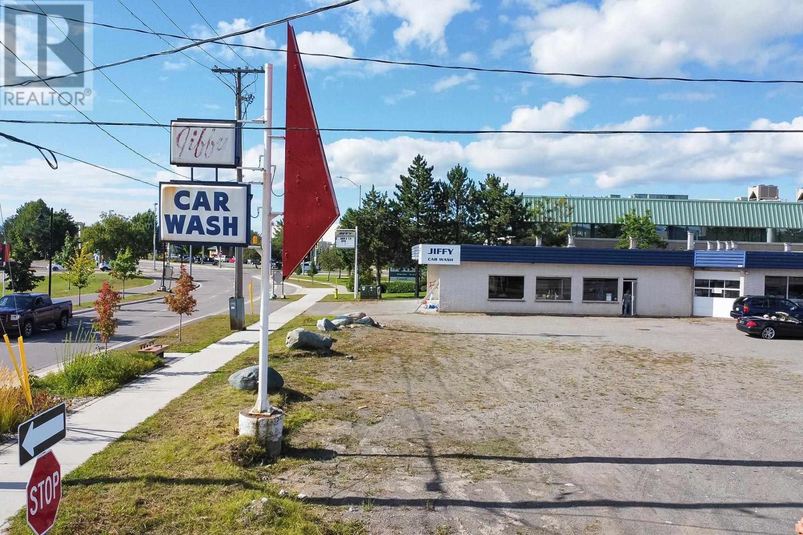 32 Bay St, Sault Ste. Marie, ON