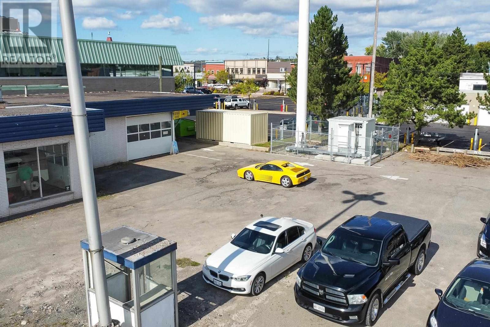 32 Bay St, Sault Ste. Marie, ON