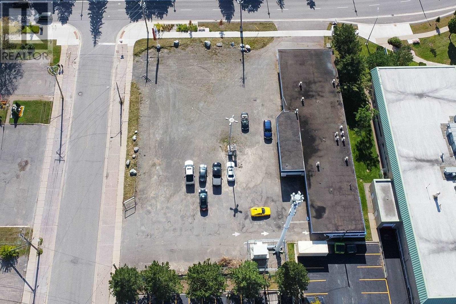 32 Bay St, Sault Ste. Marie, ON