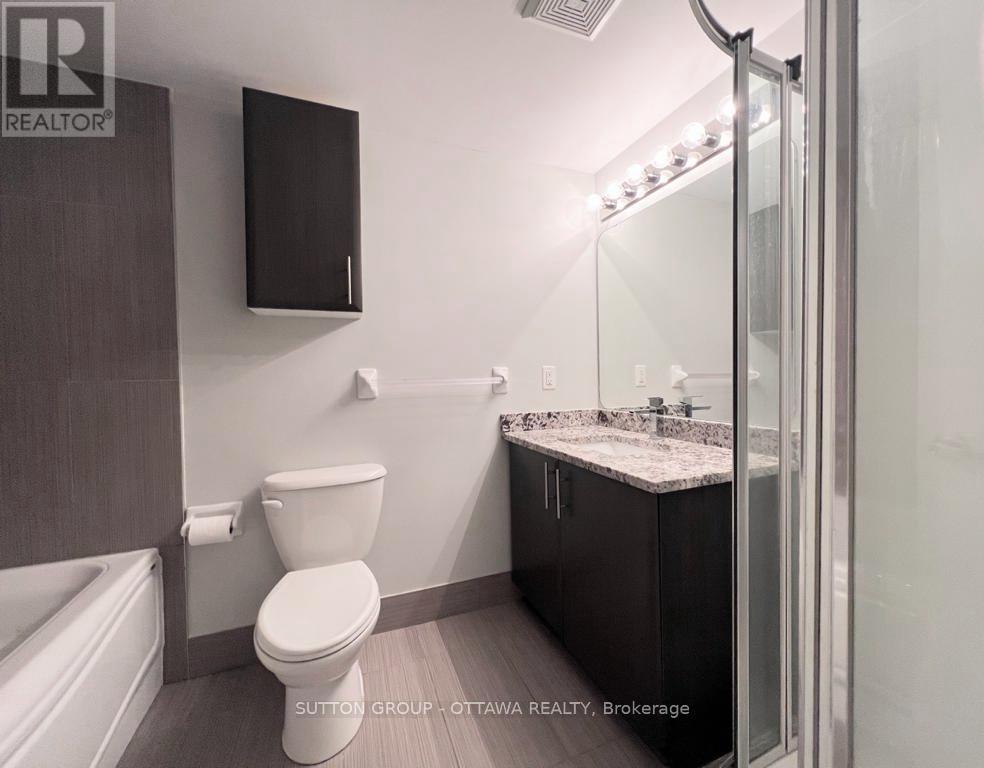 A - 4522 Innes Road, Ottawa, ON - Indoor Photo Showing Bathroom