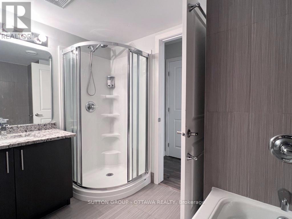 A - 4522 Innes Road, Ottawa, ON - Indoor Photo Showing Bathroom