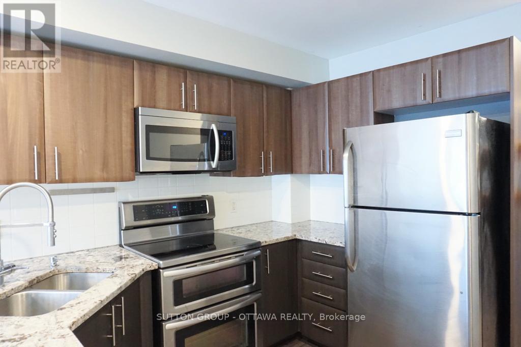 A - 4522 Innes Road, Ottawa, ON - Indoor Photo Showing Kitchen With Double Sink With Upgraded Kitchen