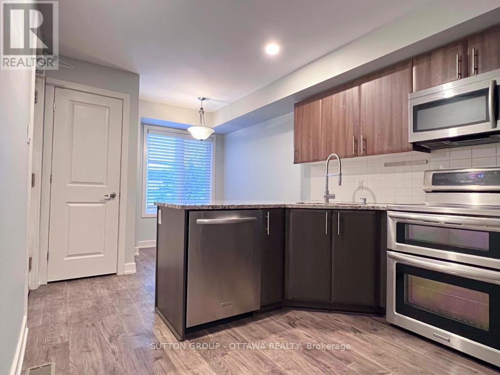 A - 4522 Innes Road, Ottawa, ON - Indoor Photo Showing Kitchen