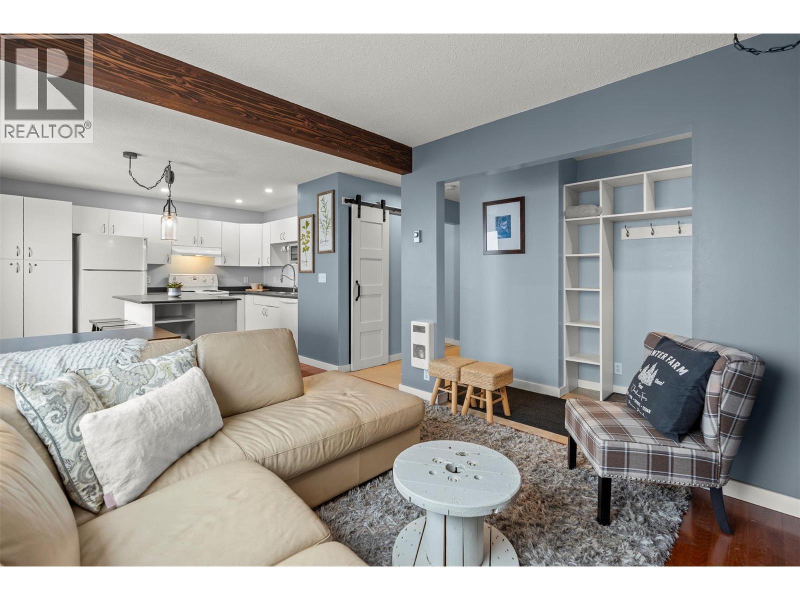 9807A Silver Star Road Lot# 1, Silver Star, BC - Indoor Photo Showing Living Room