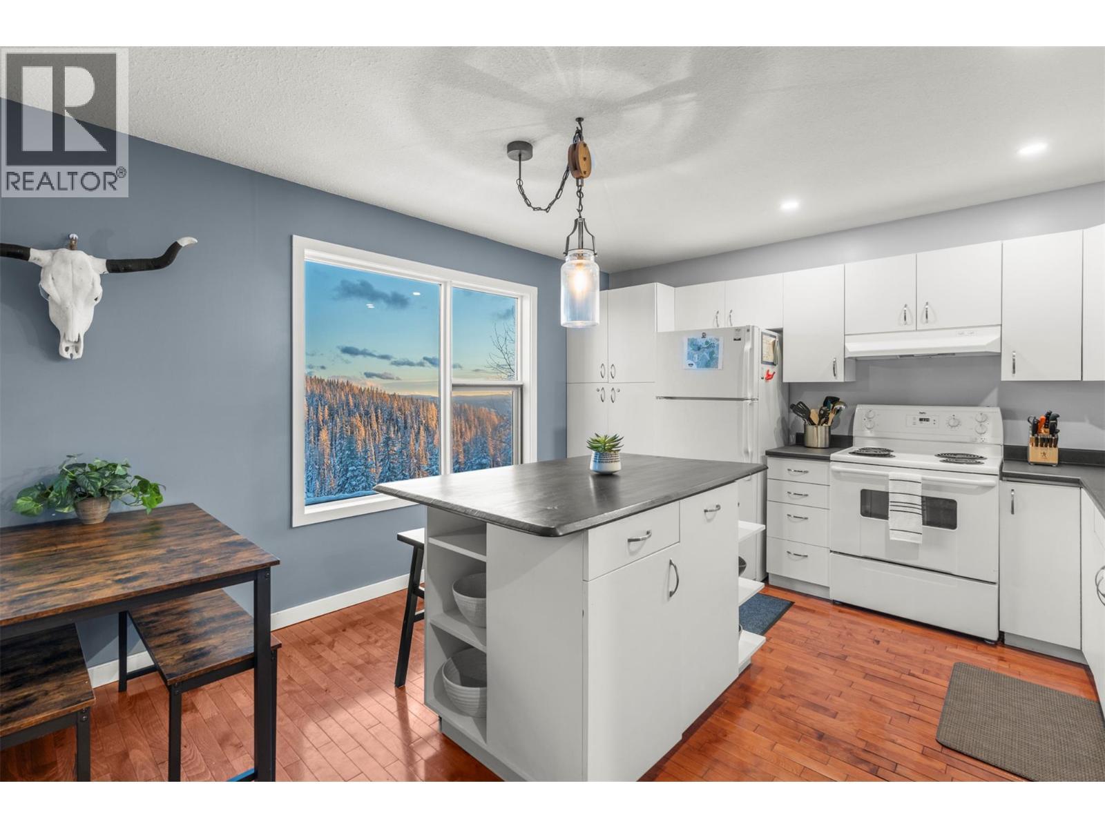 9807A Silver Star Road Lot# 1, Silver Star, BC - Indoor Photo Showing Kitchen