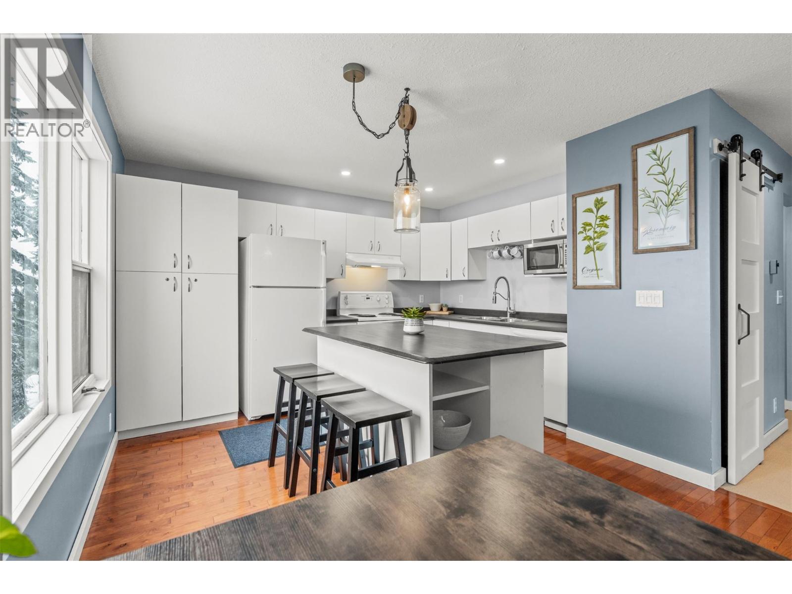 9807A Silver Star Road Lot# 1, Silver Star, BC - Indoor