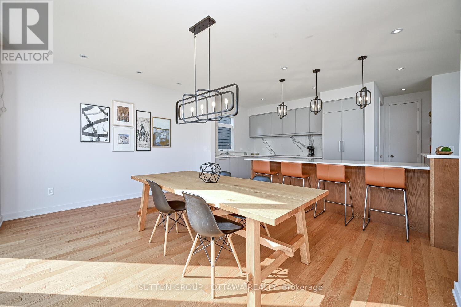 732 Wooler Place, Ottawa, ON - Indoor Photo Showing Dining Room