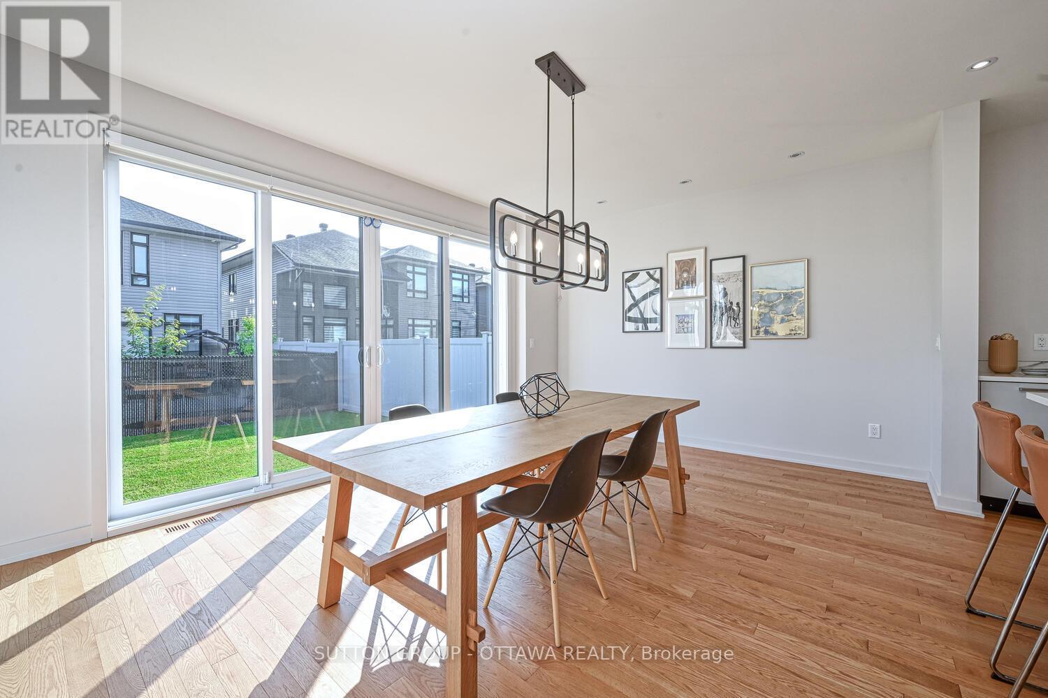 732 Wooler Place, Ottawa, ON - Indoor Photo Showing Dining Room