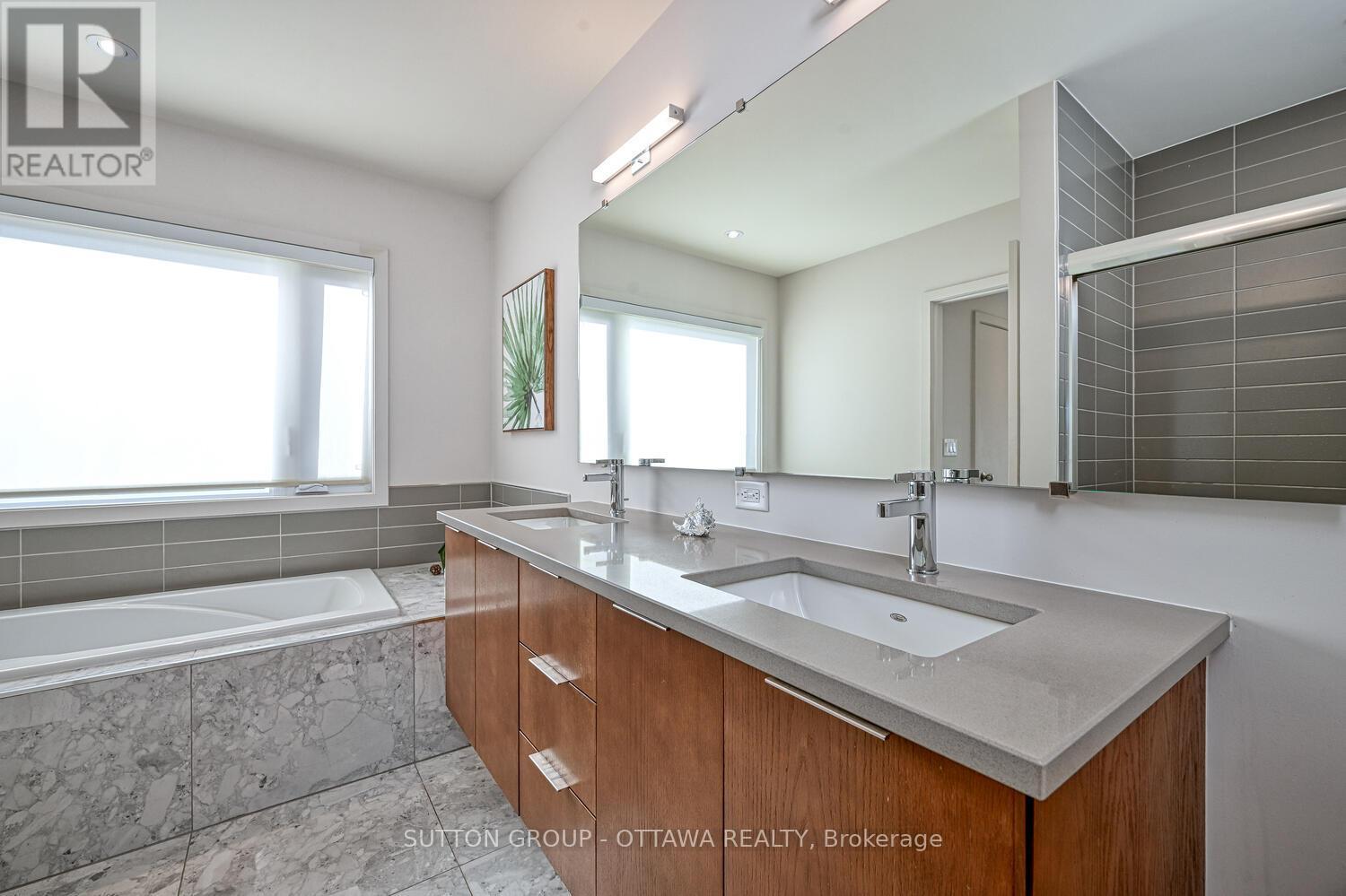 732 Wooler Place, Ottawa, ON - Indoor Photo Showing Bathroom