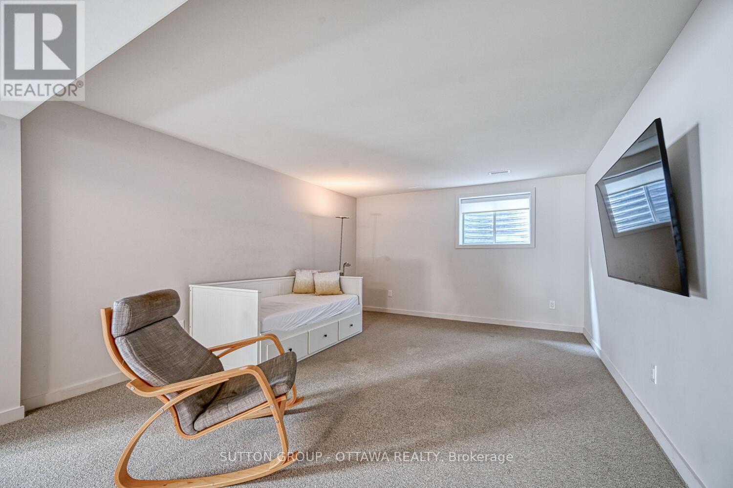 732 Wooler Place, Ottawa, ON - Indoor Photo Showing Other Room